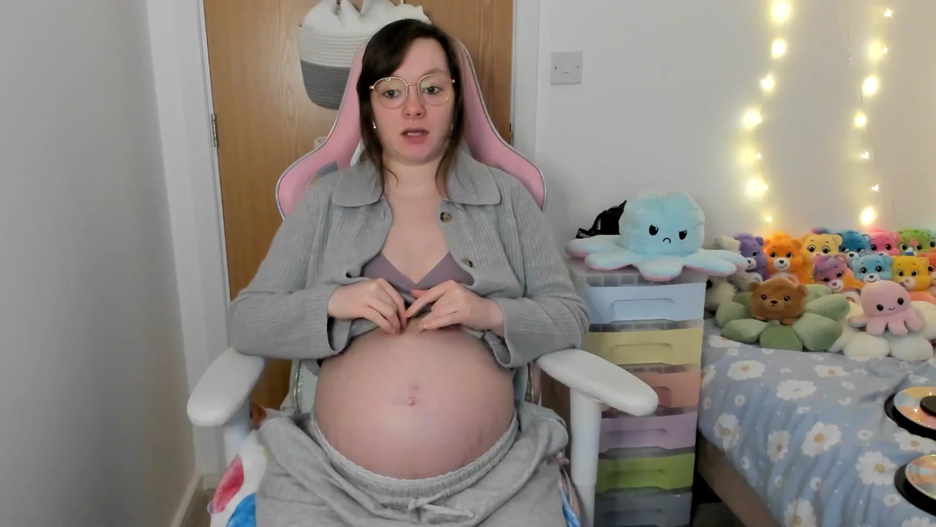 Gallery image thumbnail from JessieBear_'s myfreecams stream on, 02/25/2025, 17:56 image 17 of 20
