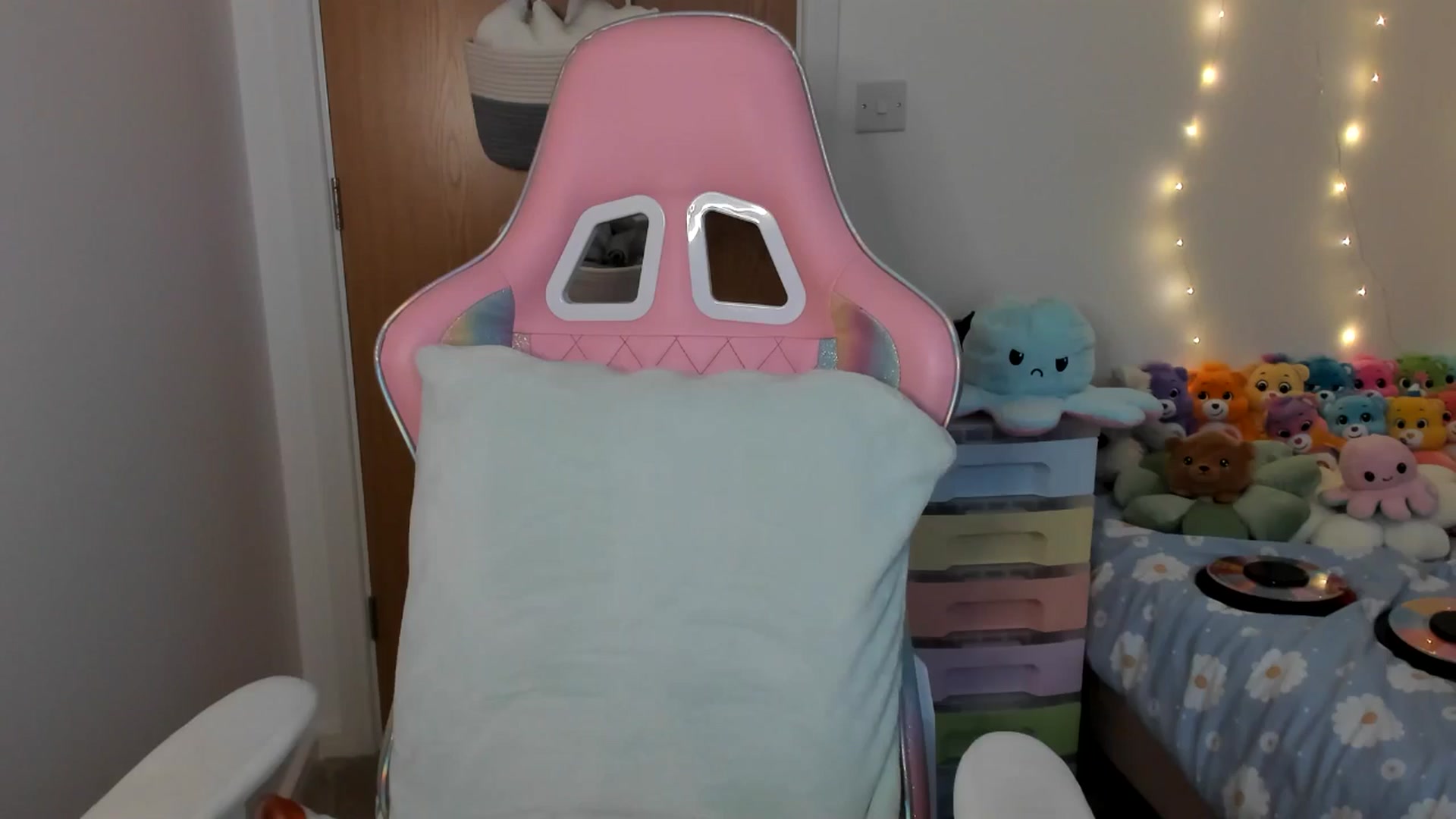 Gallery image thumbnail from JessieBear_'s myfreecams stream on, 02/26/2025, 18:09 image 11 of 20