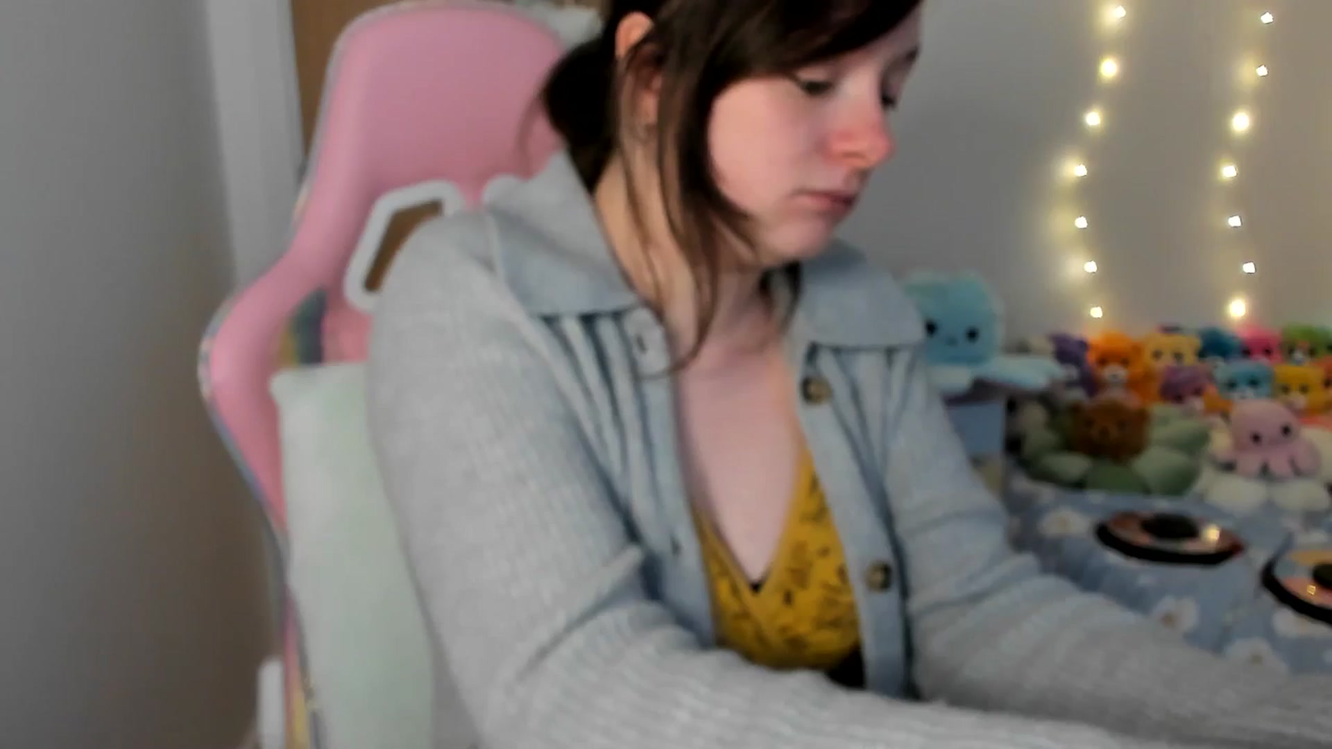 Gallery image thumbnail from JessieBear_'s myfreecams stream on, 02/26/2025, 18:09 image 12 of 20