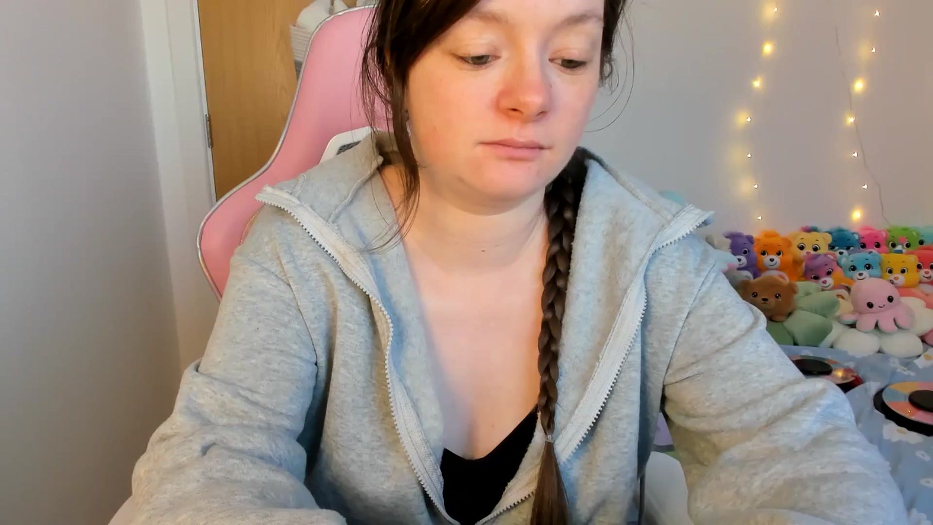 Gallery image thumbnail from JessieBear_'s myfreecams stream on, 02/27/2025, 16:55 image 12 of 20