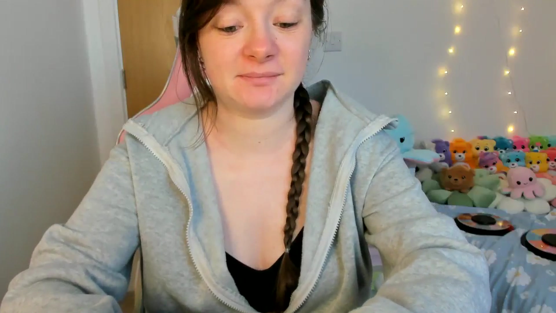 Gallery image thumbnail from JessieBear_'s myfreecams stream on, 02/27/2025, 16:55 image 17 of 20