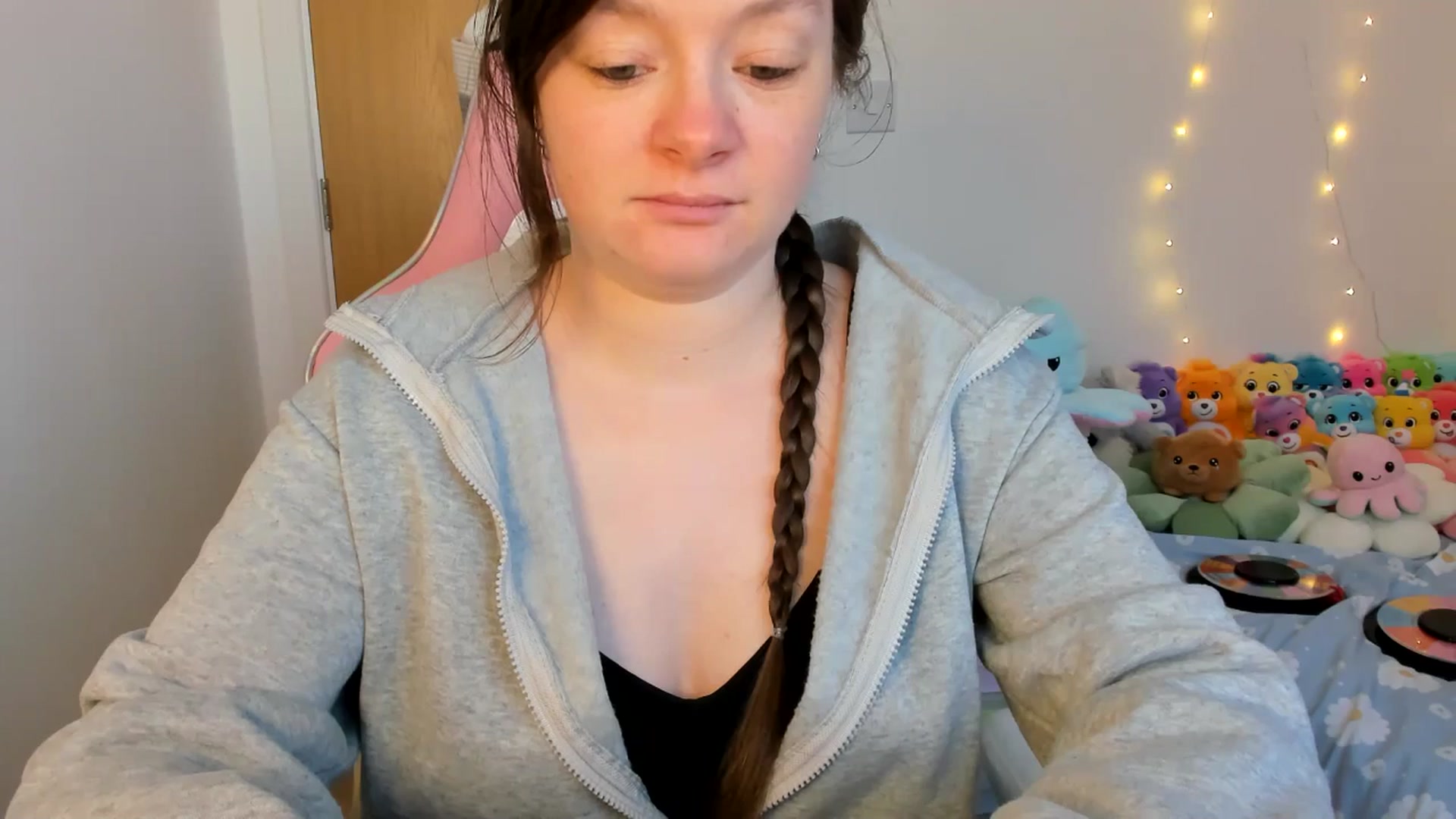 Gallery image thumbnail from JessieBear_'s myfreecams stream on, 02/27/2025, 16:55 image 14 of 20