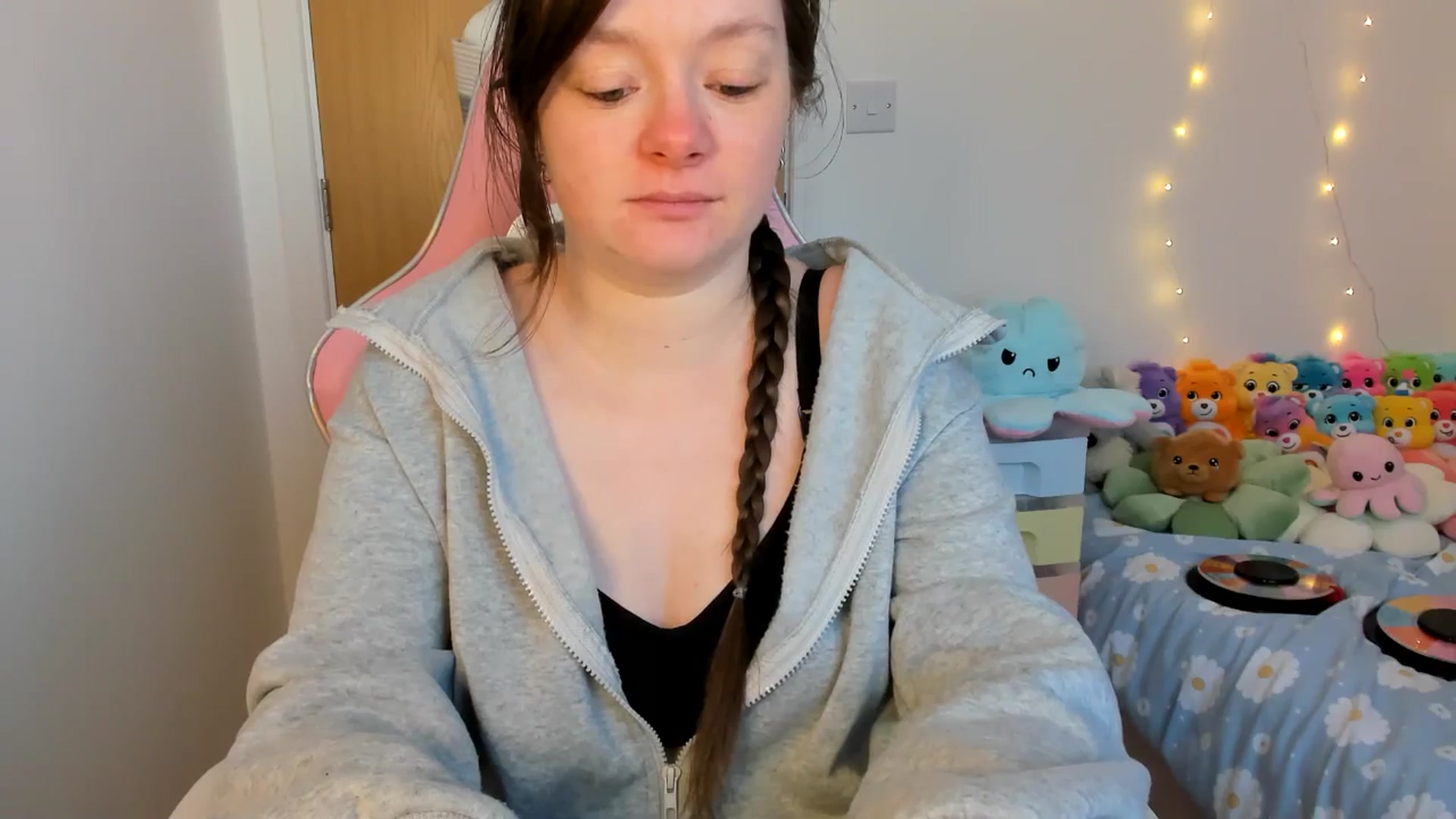 Gallery image thumbnail from JessieBear_'s myfreecams stream on, 02/27/2025, 16:55 image 13 of 20