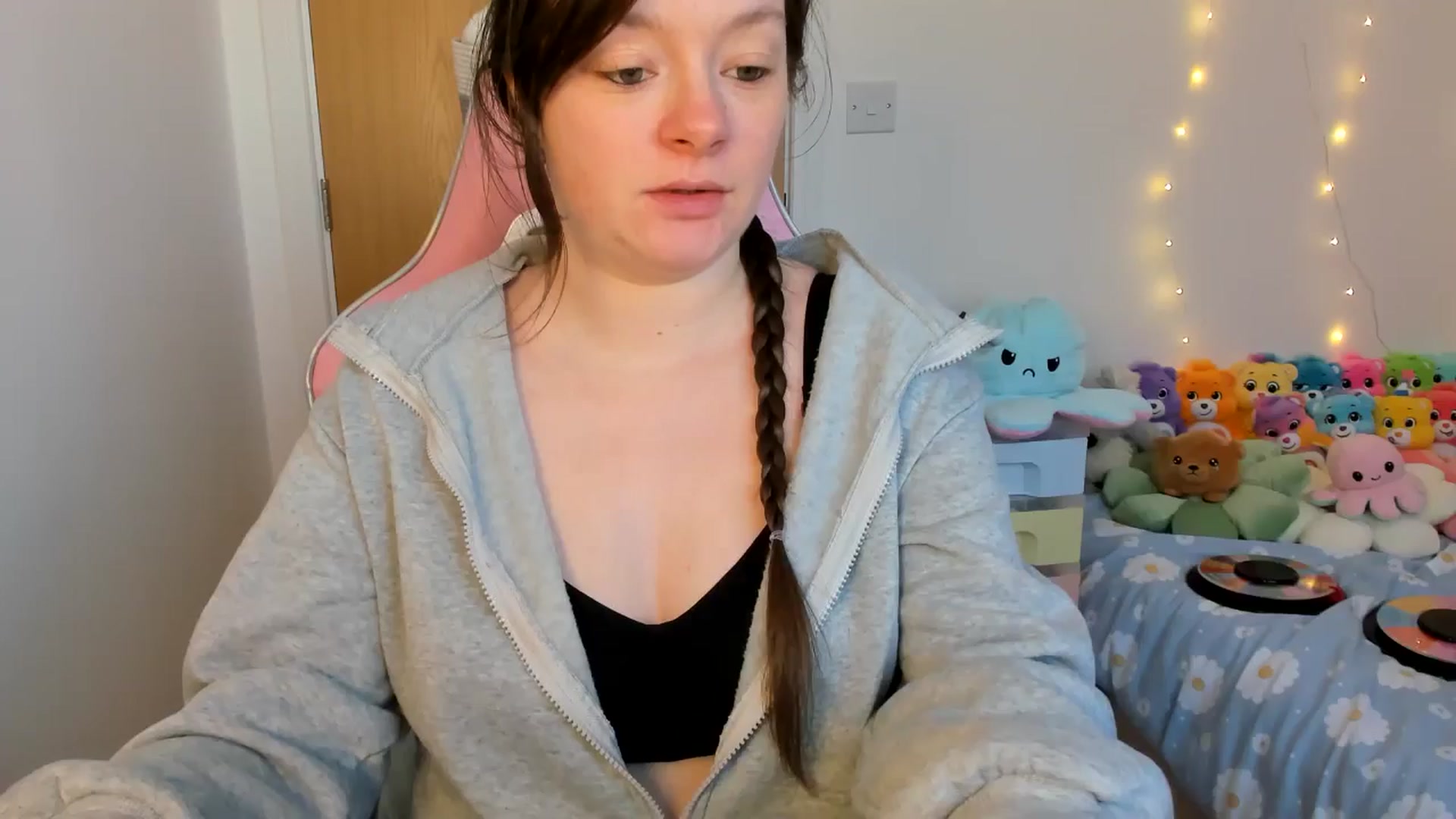 Gallery image thumbnail from JessieBear_'s myfreecams stream on, 02/27/2025, 16:55 image 10 of 20