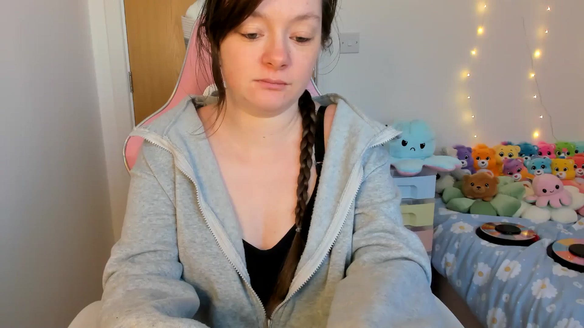 Gallery image thumbnail from JessieBear_'s myfreecams stream on, 02/27/2025, 16:55 image 11 of 20