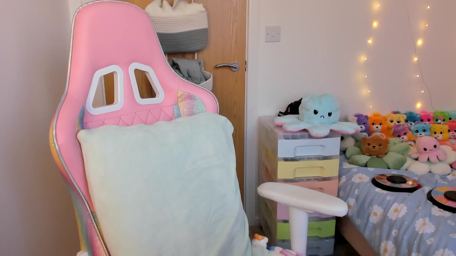 Gallery image thumbnail from JessieBear_'s myfreecams stream on, 02/27/2025, 16:55 image 9 of 20