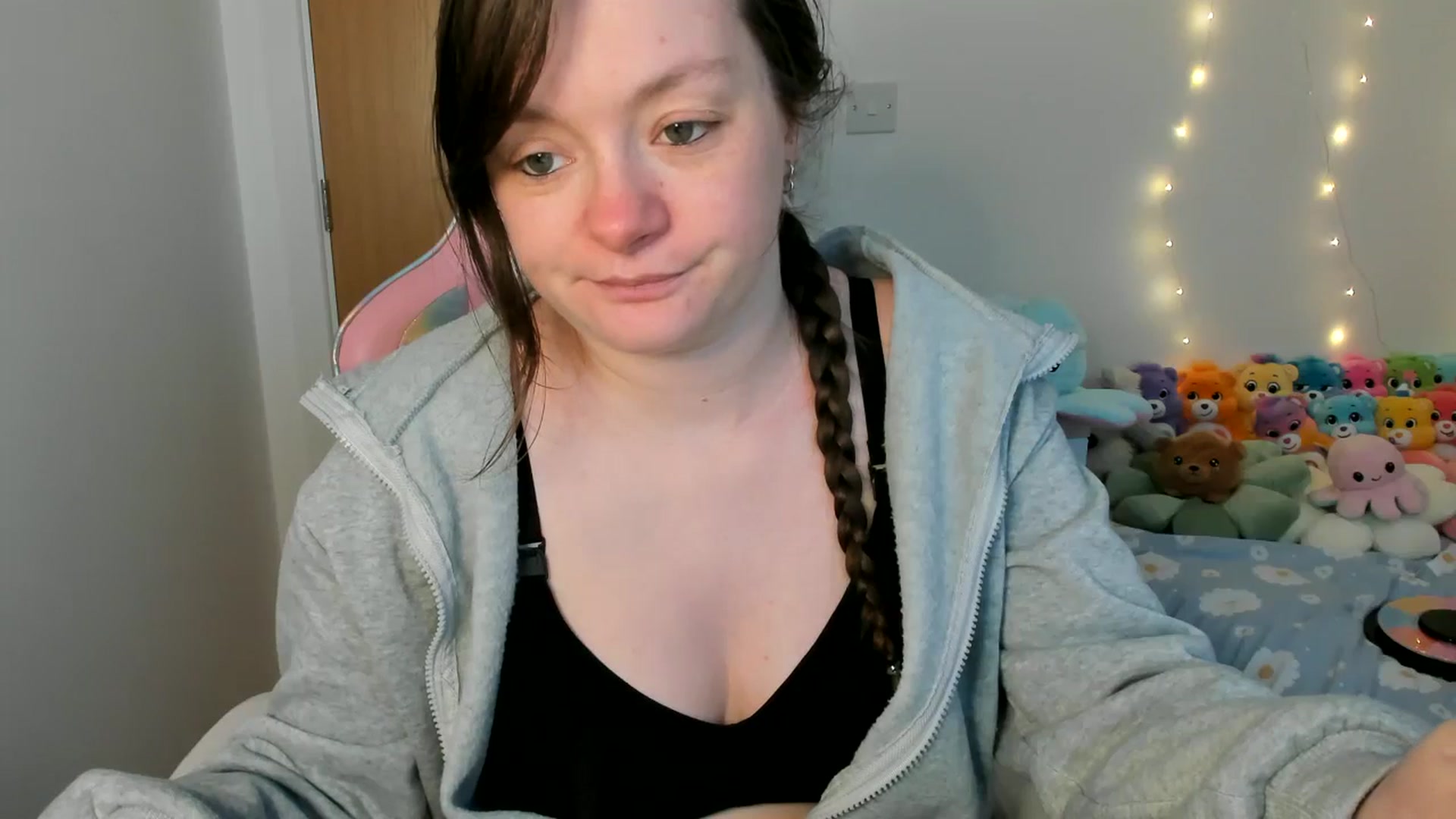 Gallery image thumbnail from JessieBear_'s myfreecams stream on, 02/27/2025, 18:00 image 10 of 20