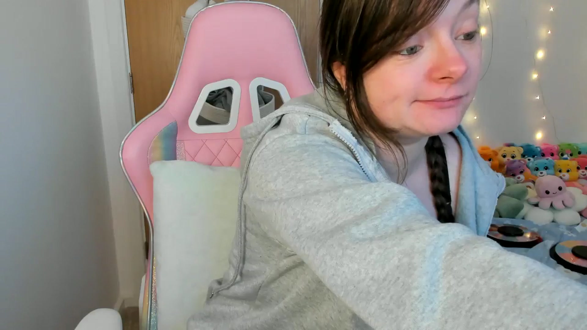 Gallery image thumbnail from JessieBear_'s myfreecams stream on, 02/27/2025, 18:00 image 5 of 20