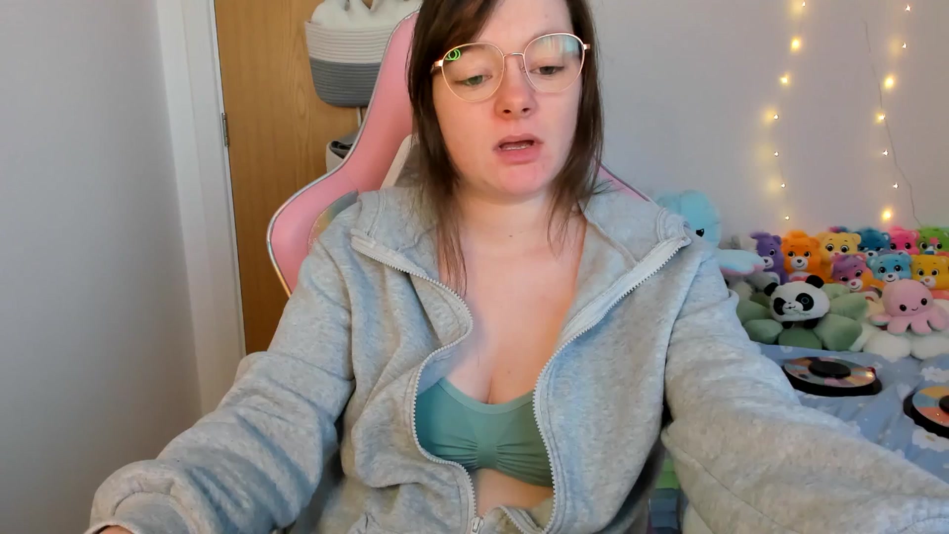 Gallery image thumbnail from JessieBear_'s myfreecams stream on, 02/28/2025, 17:53 image 16 of 20