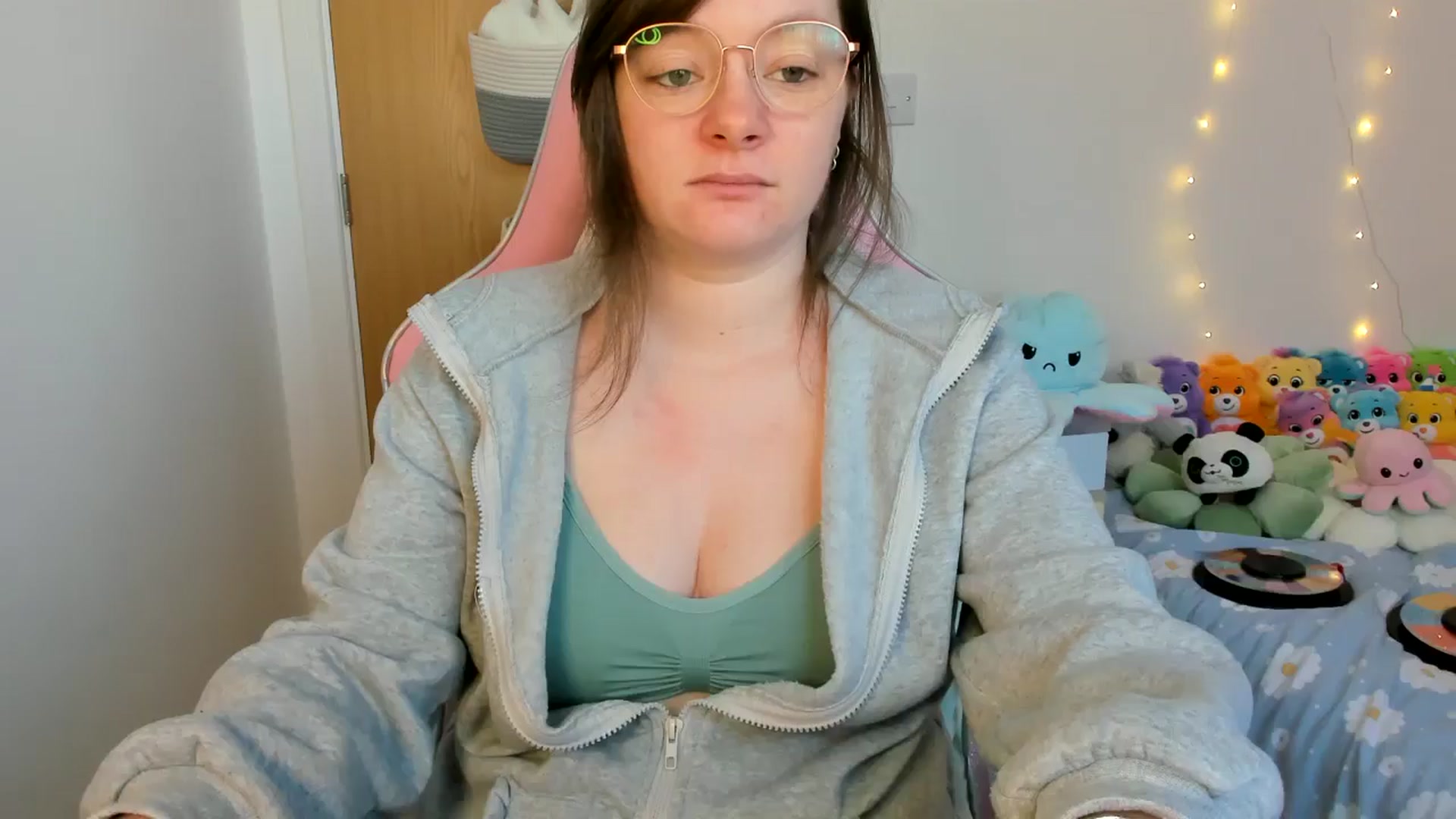 Gallery image thumbnail from JessieBear_'s myfreecams stream on, 02/28/2025, 17:53 image 12 of 20