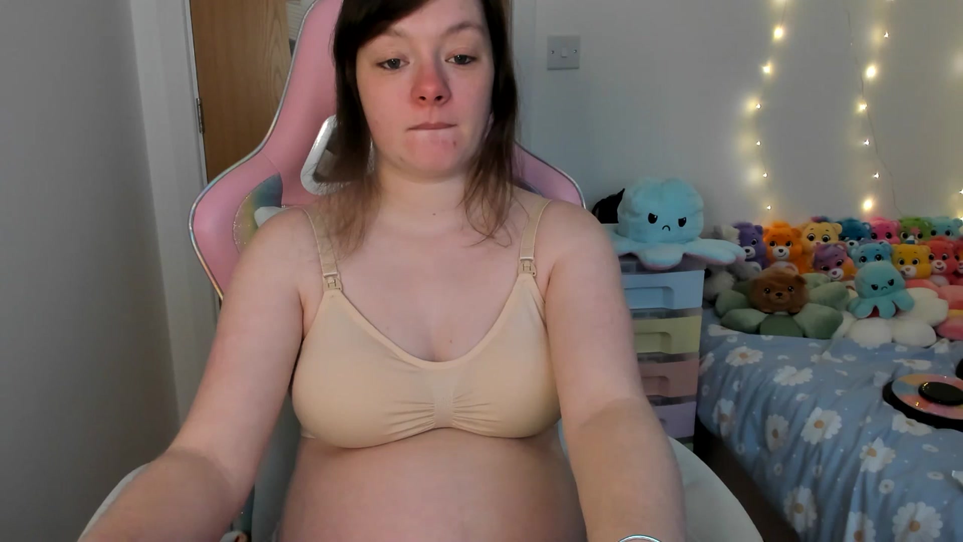 Gallery image thumbnail from JessieBear_'s myfreecams stream on, 03/03/2025, 17:44 image 14 of 20
