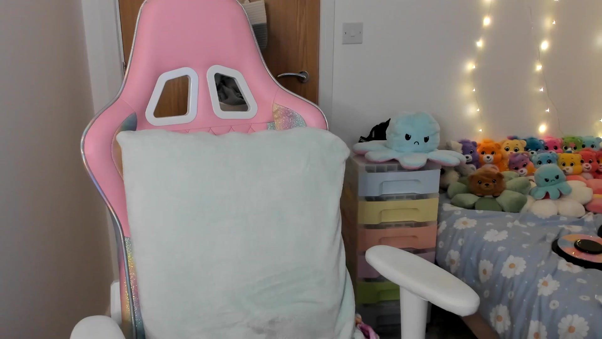 Gallery image thumbnail from JessieBear_'s myfreecams stream on, 03/03/2025, 17:44 image 20 of 20