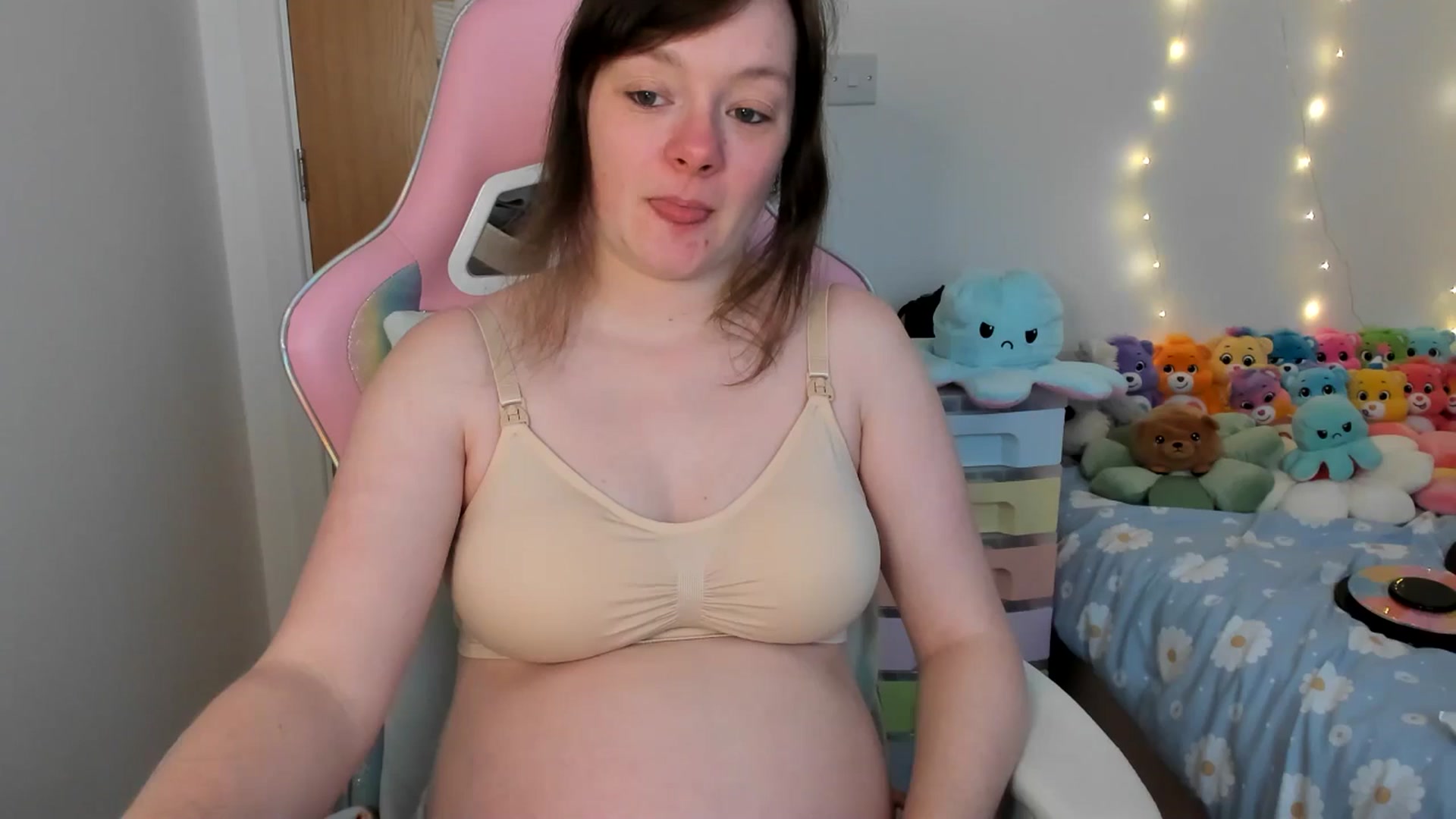 Gallery image thumbnail from JessieBear_'s myfreecams stream on, 03/03/2025, 17:44 image 12 of 20