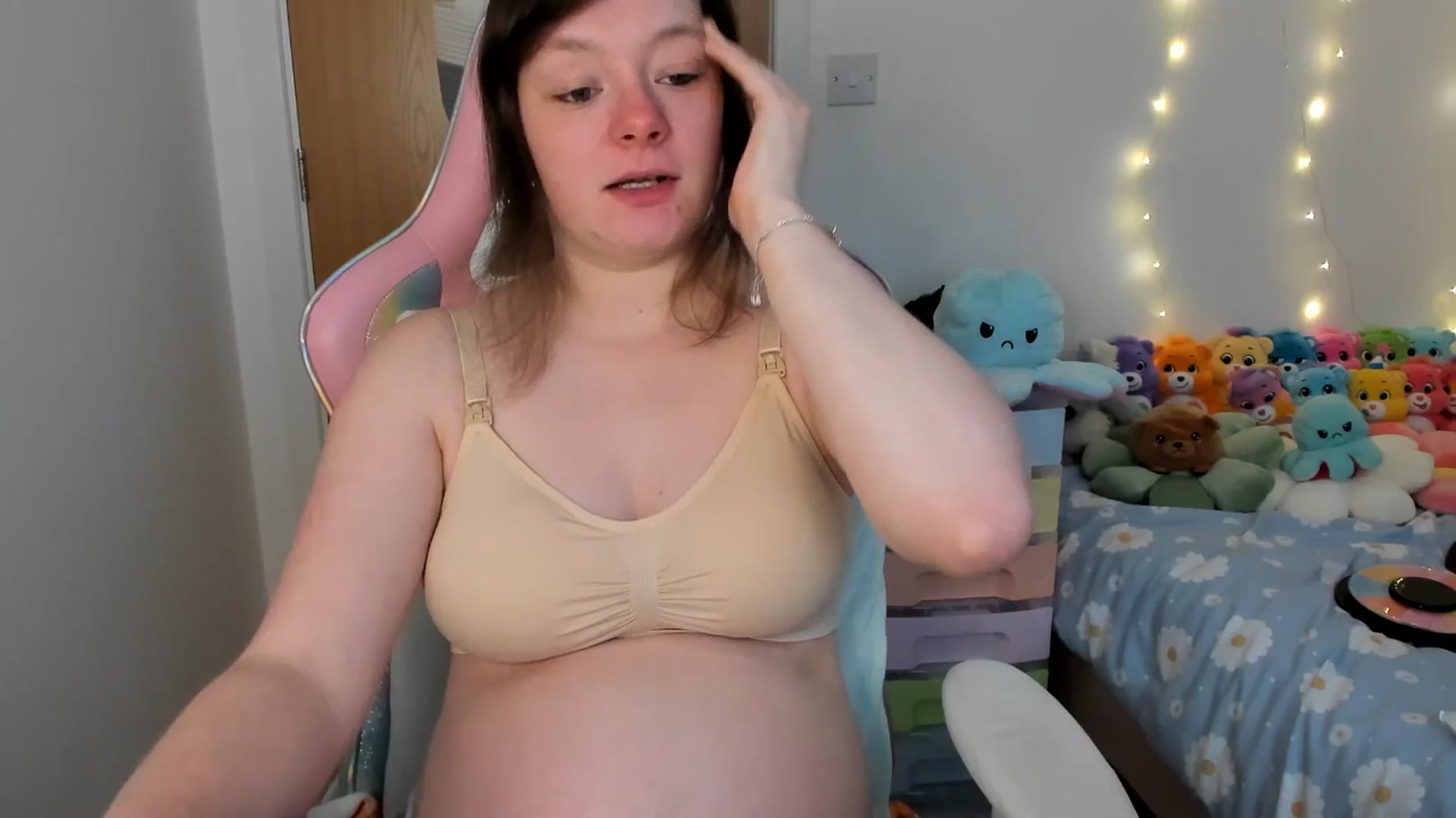 Gallery image thumbnail from JessieBear_'s myfreecams stream on, 03/03/2025, 17:44 image 15 of 20