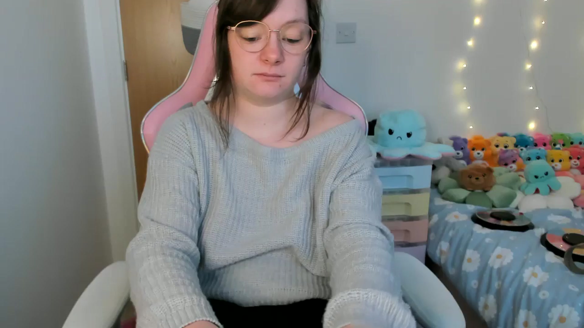 Gallery image thumbnail from JessieBear_'s myfreecams stream on, 03/04/2025, 18:03 image 16 of 20