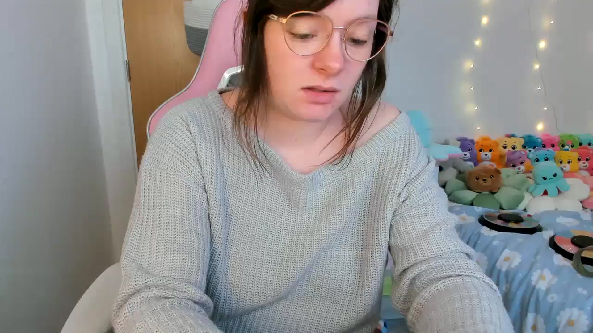 Gallery image thumbnail from JessieBear_'s myfreecams stream on, 03/04/2025, 18:03 image 12 of 20