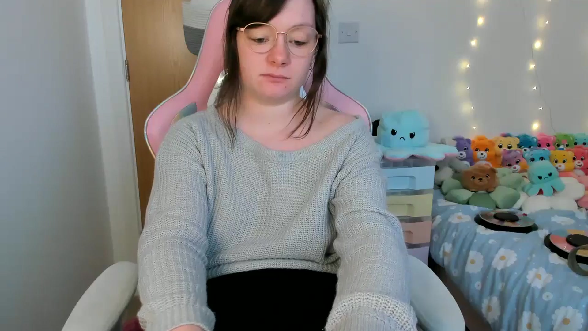 Gallery image thumbnail from JessieBear_'s myfreecams stream on, 03/04/2025, 18:03 image 15 of 20