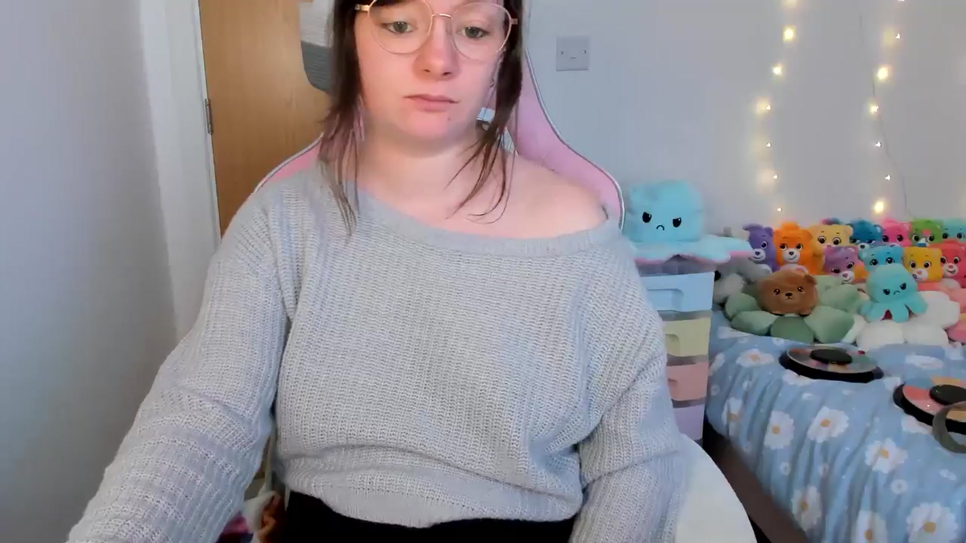 Gallery image thumbnail from JessieBear_'s myfreecams stream on, 03/04/2025, 18:03 image 14 of 20