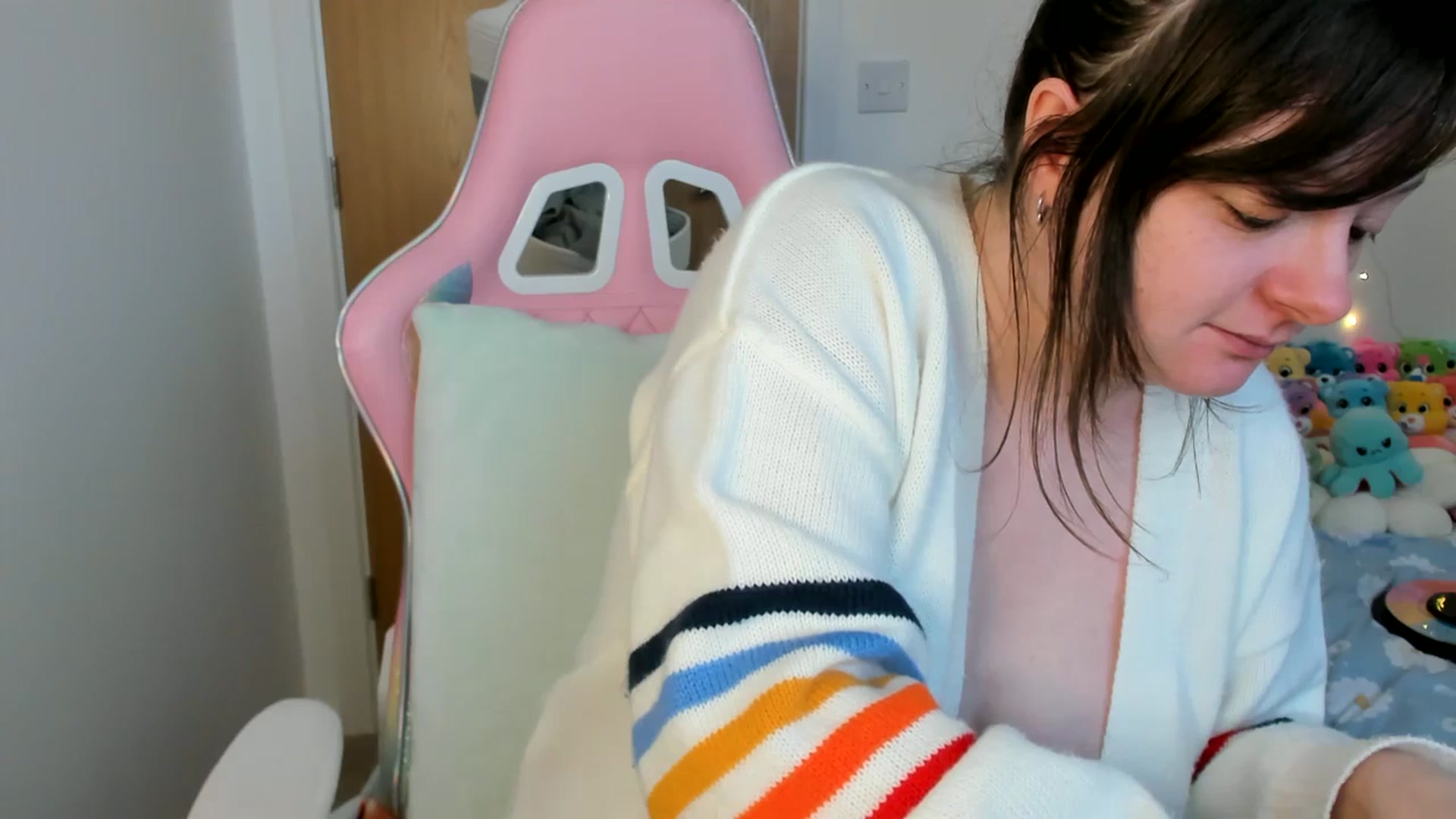 Gallery image thumbnail from JessieBear_'s myfreecams stream on, 03/06/2025, 18:02 image 3 of 20