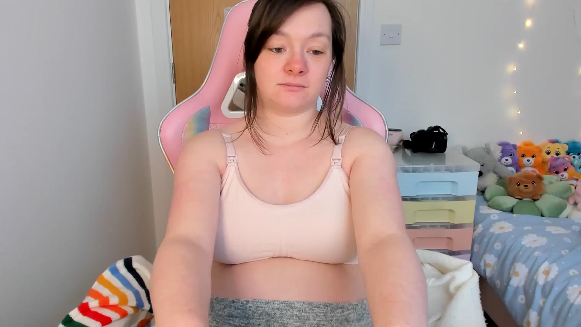 Gallery image thumbnail from JessieBear_'s myfreecams stream on, 03/17/2025, 16:53 image 12 of 20