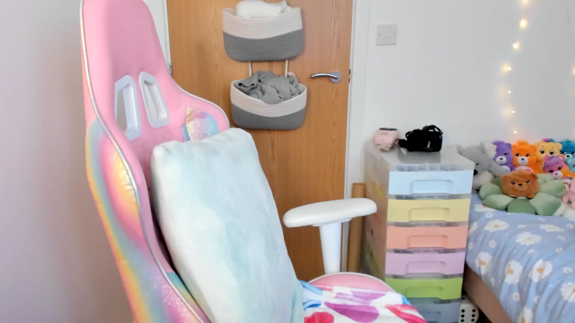 Gallery image thumbnail from JessieBear_'s myfreecams stream on, 03/17/2025, 17:08 image 17 of 20