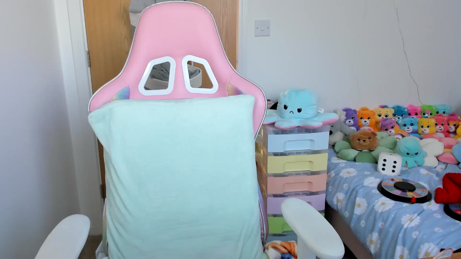 Gallery image thumbnail from JessieBear_'s myfreecams stream on, 03/24/2025, 18:16 image 11 of 20