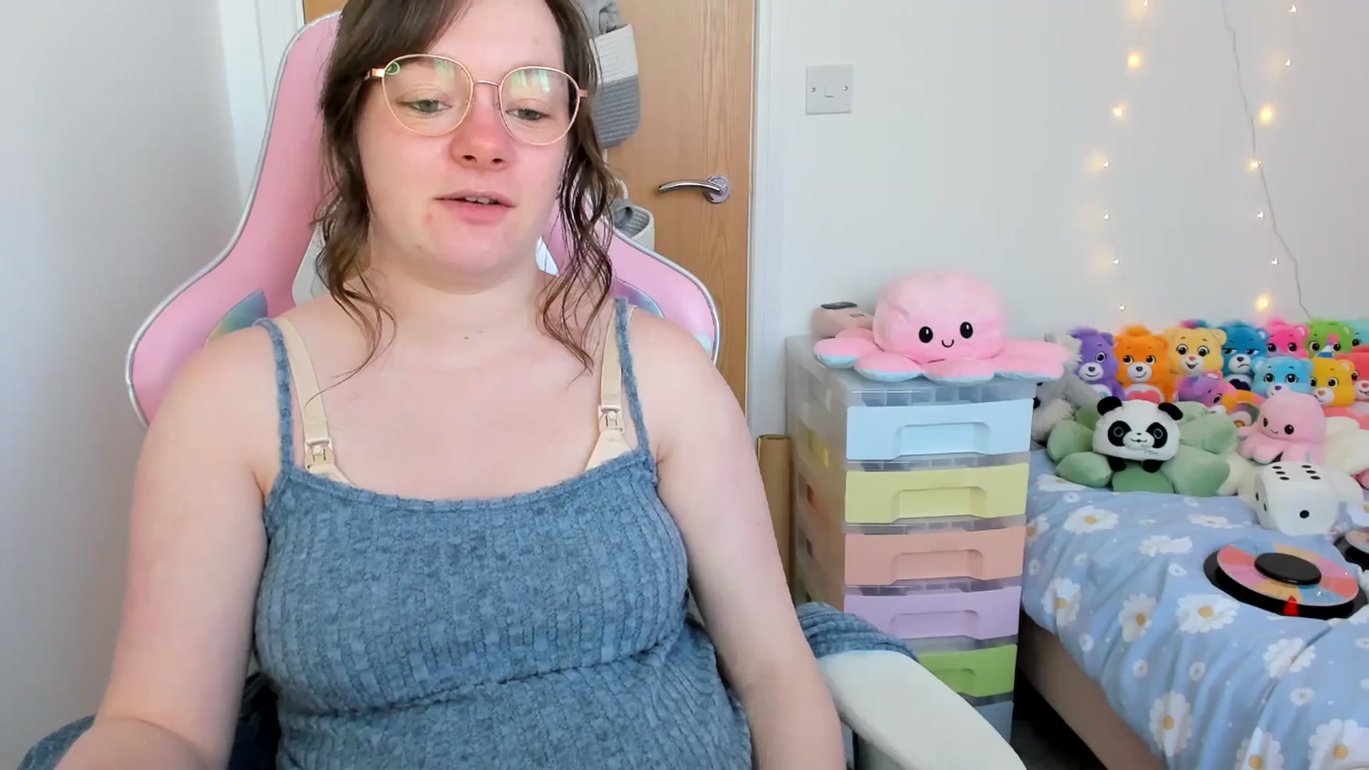 Gallery image thumbnail from JessieBear_'s myfreecams stream on, 04/02/2025, 17:04 image 9 of 20