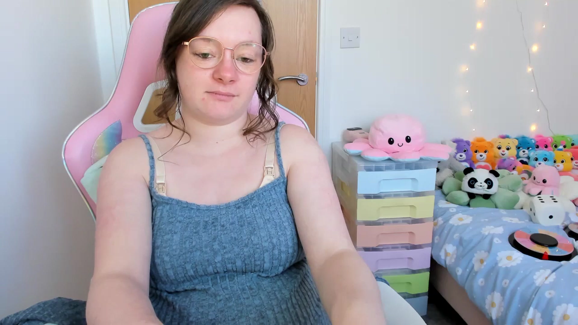 Gallery image thumbnail from JessieBear_'s myfreecams stream on, 04/02/2025, 17:04 image 13 of 20
