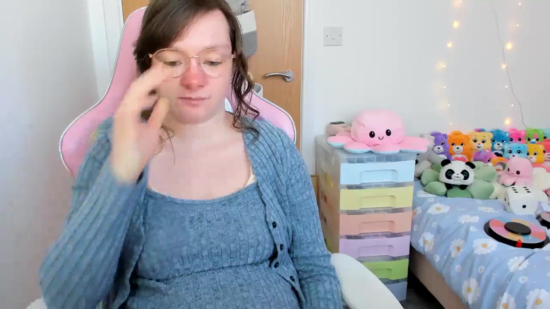 Gallery image thumbnail from JessieBear_'s myfreecams stream on, 04/02/2025, 17:04 image 6 of 20