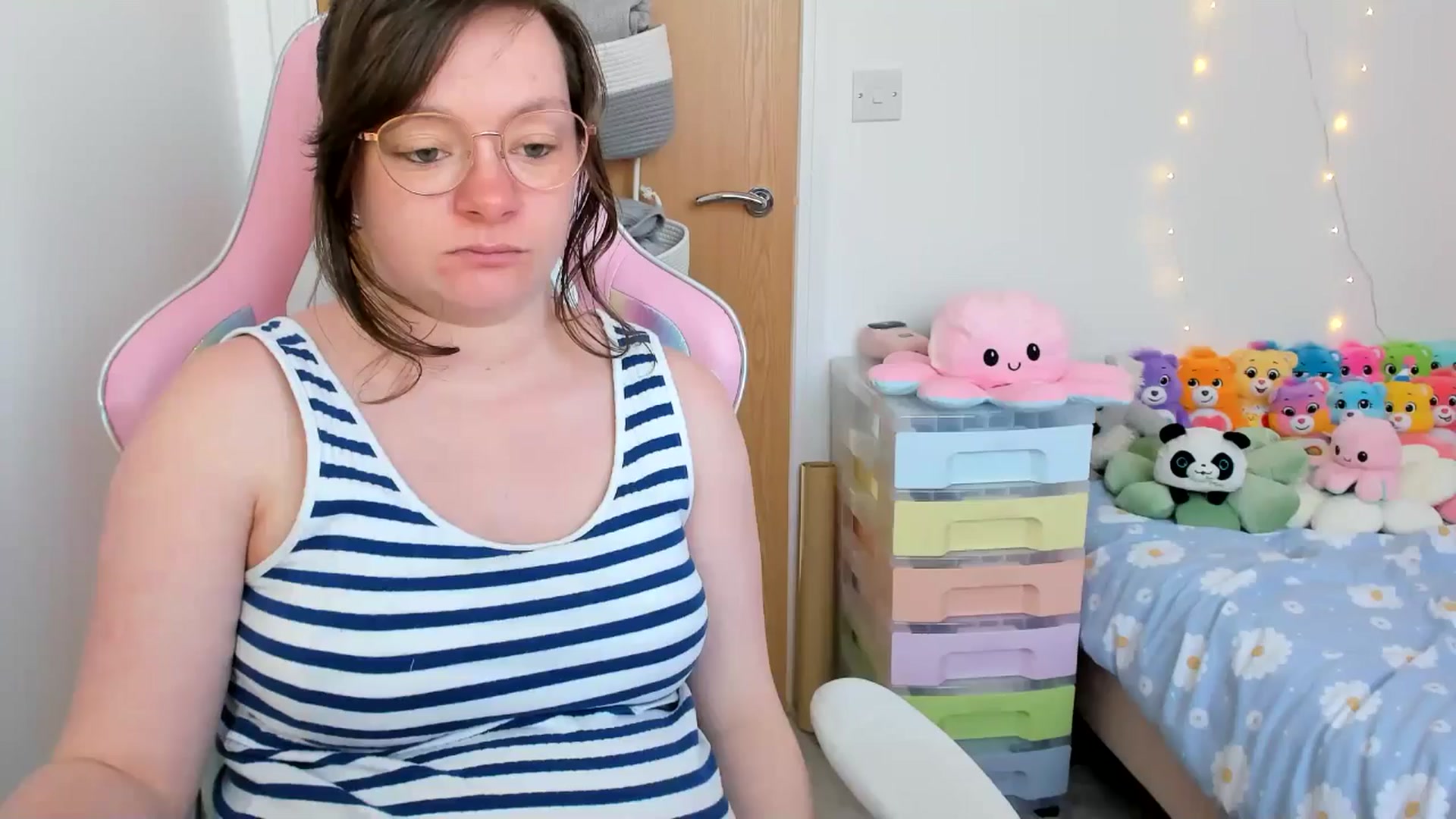 Gallery image thumbnail from JessieBear_'s myfreecams stream on, 04/03/2025, 15:53 image 10 of 20