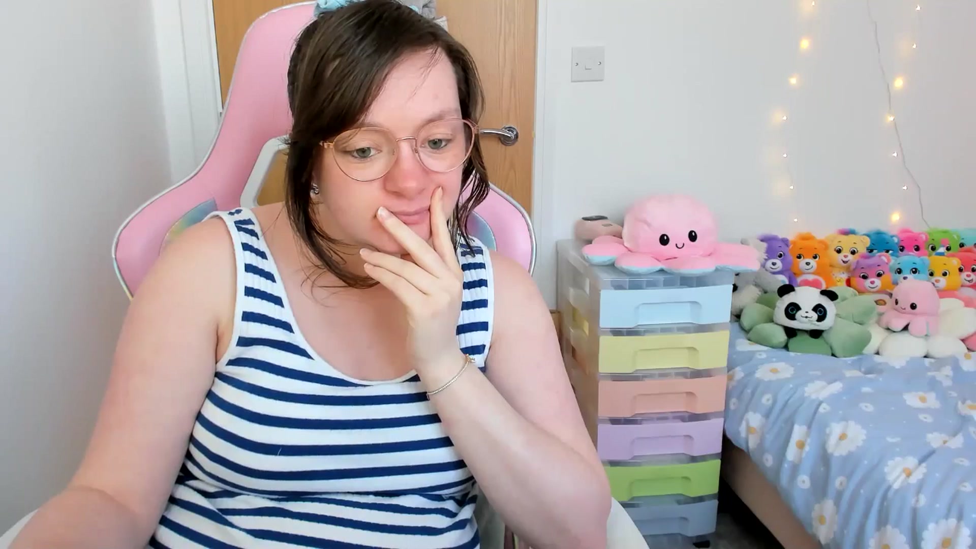 Gallery image thumbnail from JessieBear_'s myfreecams stream on, 04/03/2025, 15:53 image 13 of 20