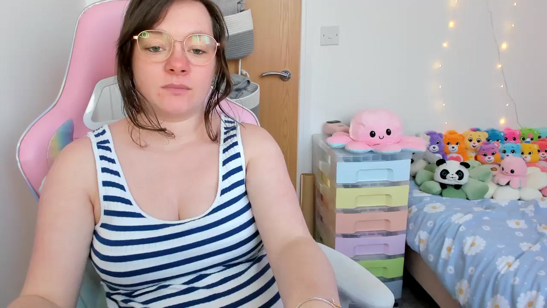 Gallery image thumbnail from JessieBear_'s myfreecams stream on, 04/03/2025, 15:53 image 20 of 20