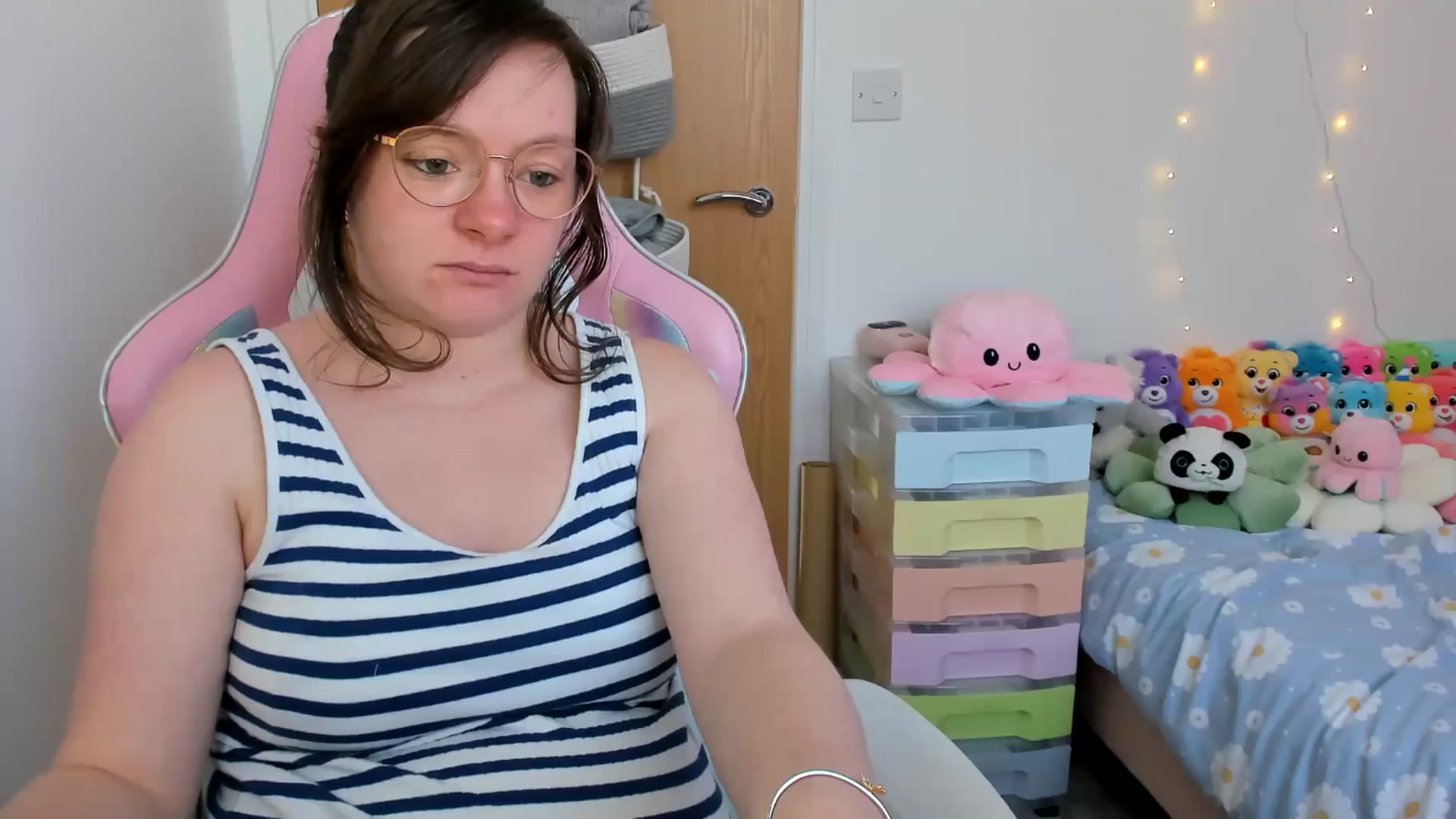 Gallery image thumbnail from JessieBear_'s myfreecams stream on, 04/03/2025, 15:53 image 11 of 20