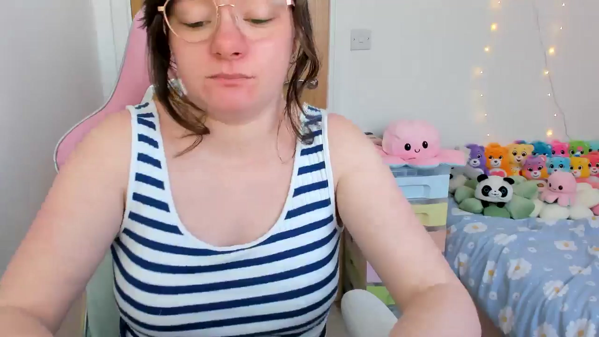 Gallery image thumbnail from JessieBear_'s myfreecams stream on, 04/03/2025, 15:53 image 6 of 20