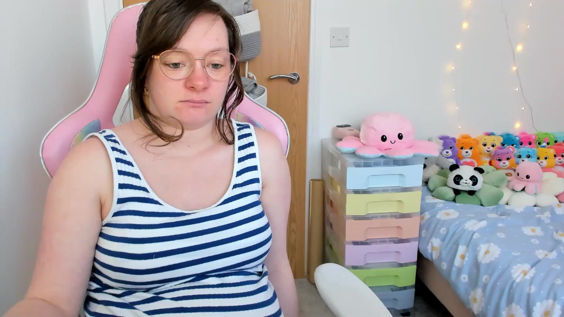 Gallery image thumbnail from JessieBear_'s myfreecams stream on, 04/03/2025, 15:53 image 12 of 20
