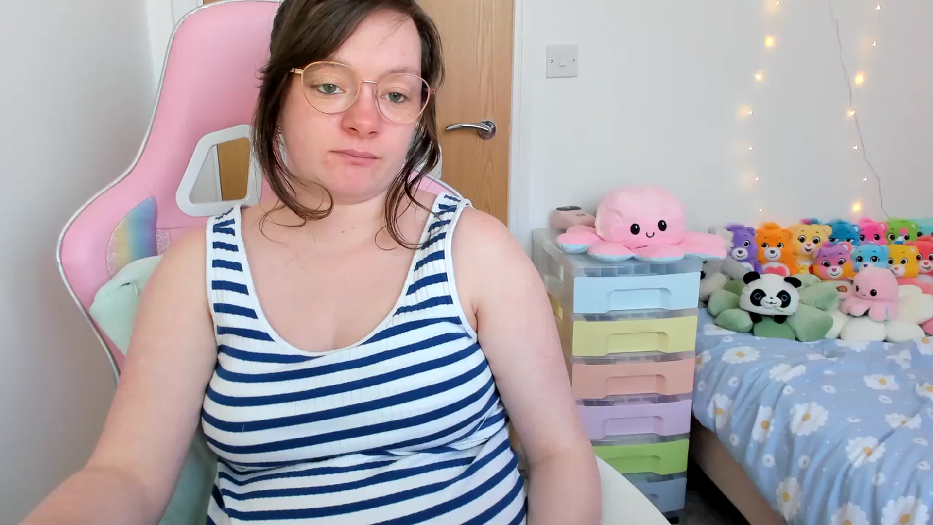Gallery image thumbnail from JessieBear_'s myfreecams stream on, 04/03/2025, 15:53 image 14 of 20