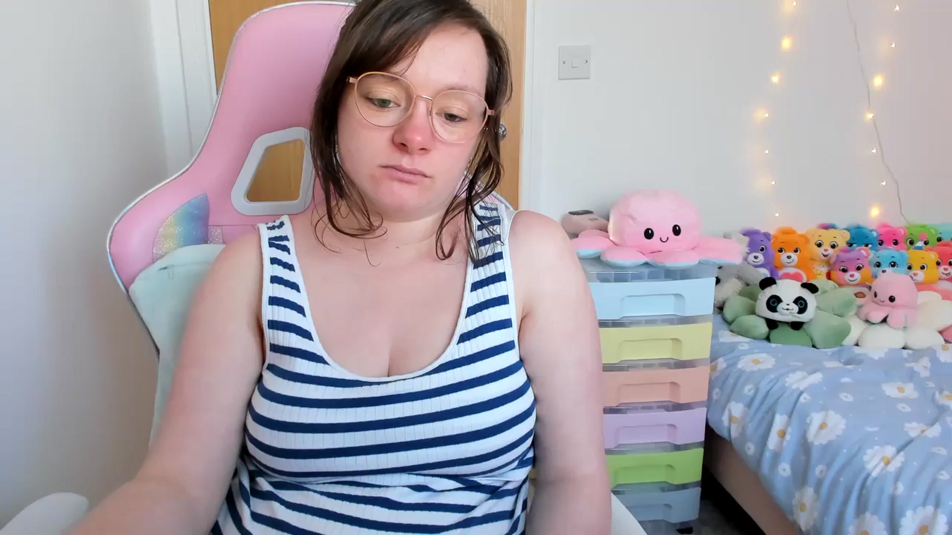 Gallery image thumbnail from JessieBear_'s myfreecams stream on, 04/03/2025, 16:20 image 17 of 20