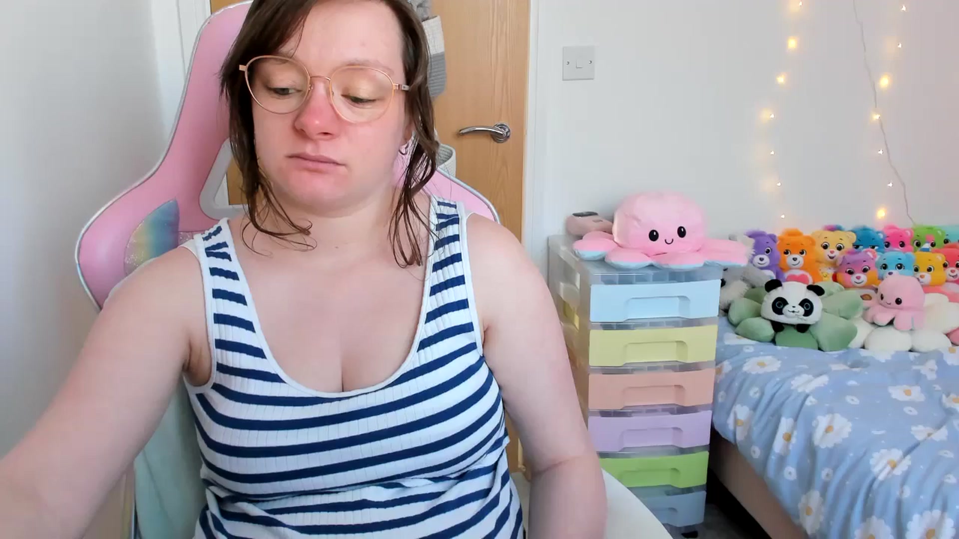 Gallery image thumbnail from JessieBear_'s myfreecams stream on, 04/03/2025, 16:20 image 7 of 20