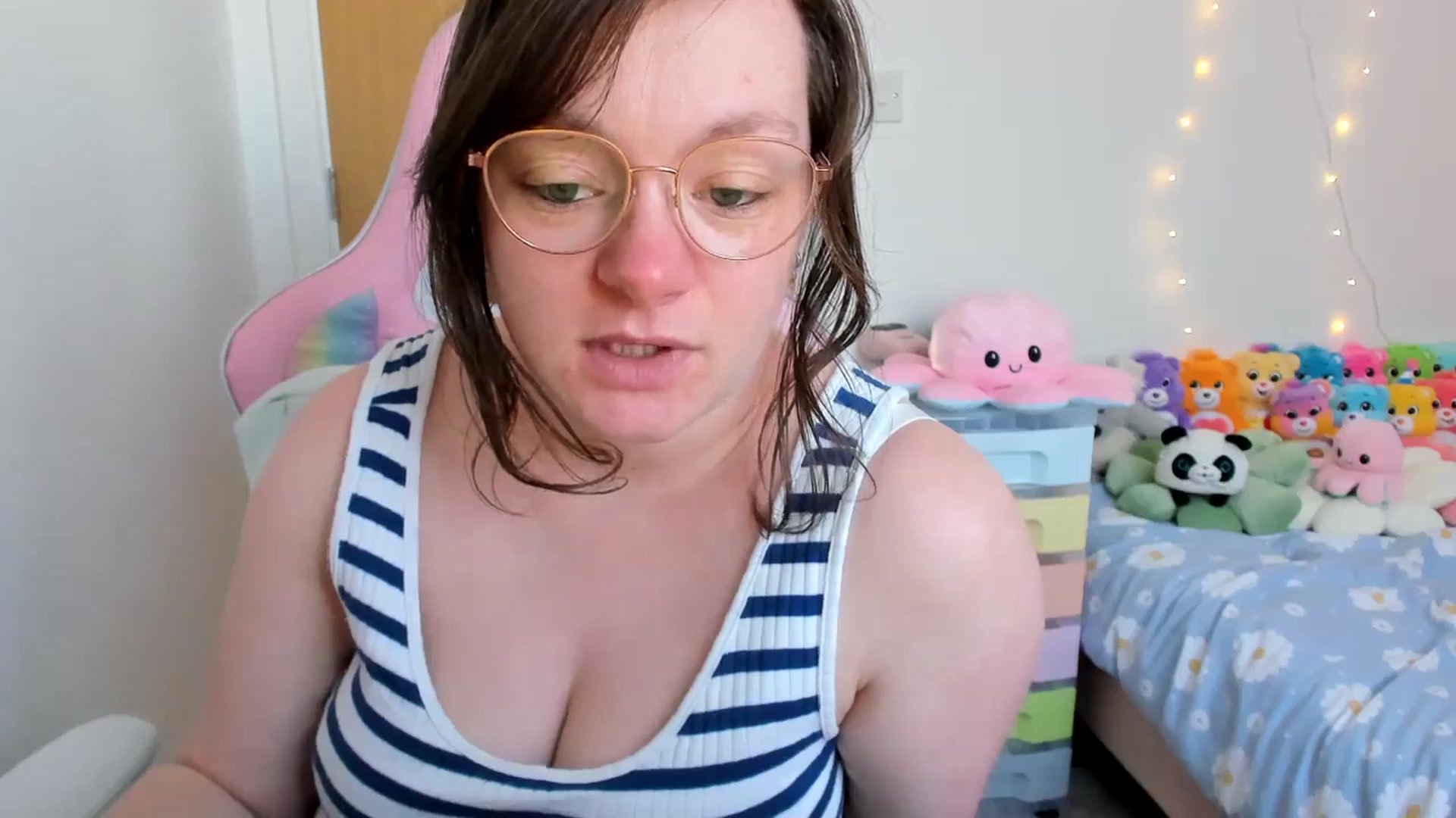 Gallery image thumbnail from JessieBear_'s myfreecams stream on, 04/03/2025, 16:20 image 6 of 20