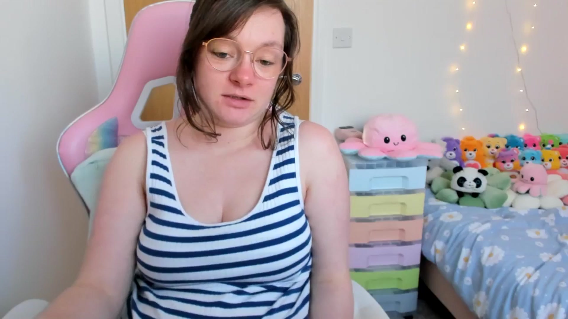 Gallery image thumbnail from JessieBear_'s myfreecams stream on, 04/03/2025, 16:20 image 3 of 20