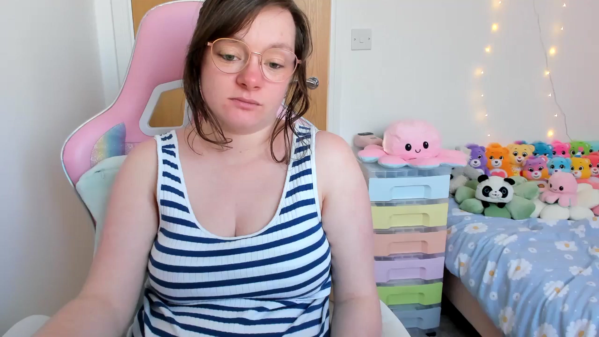 Gallery image thumbnail from JessieBear_'s myfreecams stream on, 04/03/2025, 16:20 image 4 of 20
