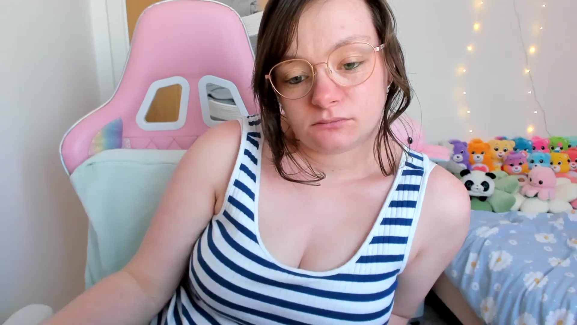 Gallery image thumbnail from JessieBear_'s myfreecams stream on, 04/03/2025, 16:20 image 2 of 20