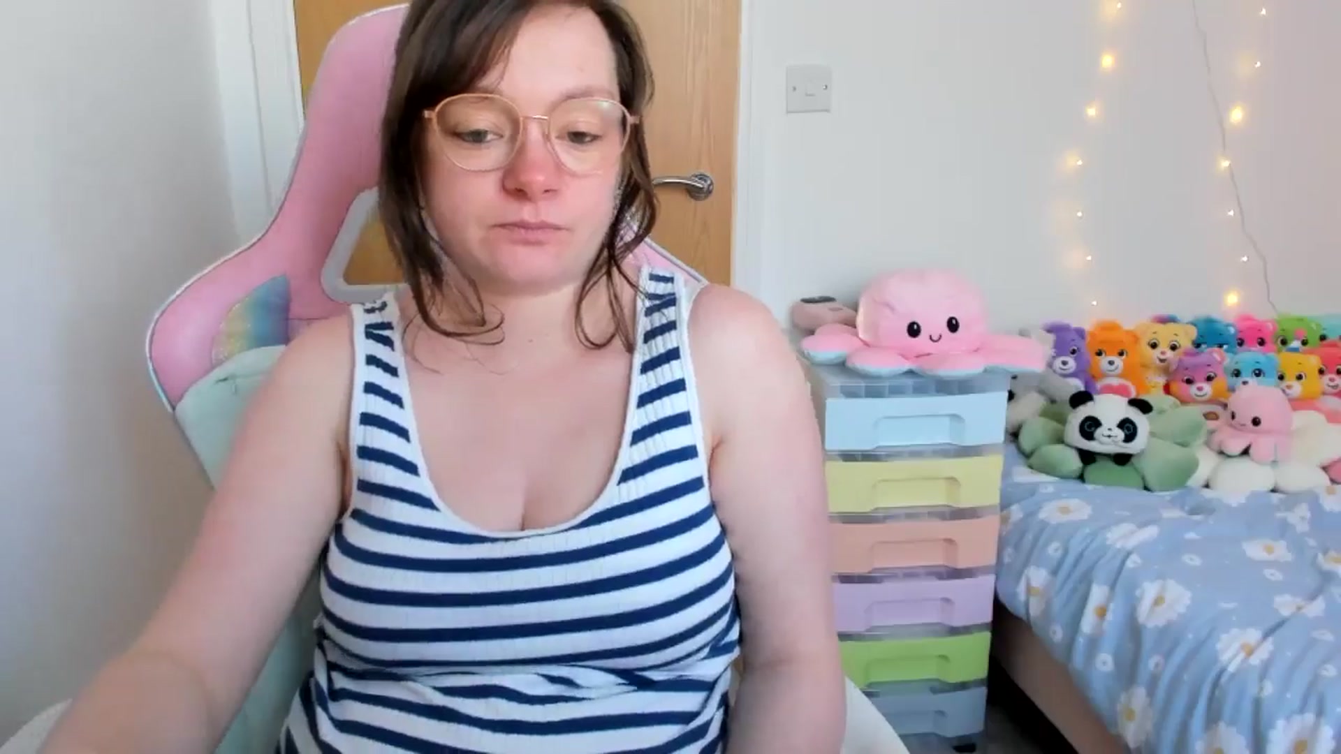 Gallery image thumbnail from JessieBear_'s myfreecams stream on, 04/03/2025, 16:20 image 14 of 20