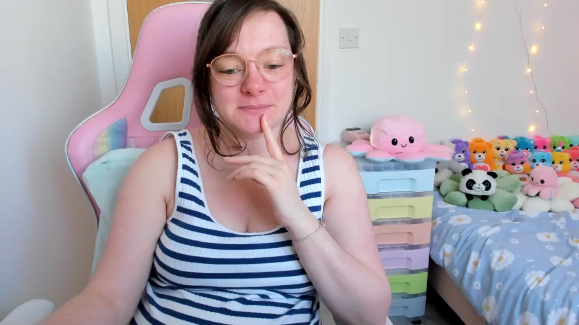 Gallery image thumbnail from JessieBear_'s myfreecams stream on, 04/03/2025, 16:20 image 11 of 20