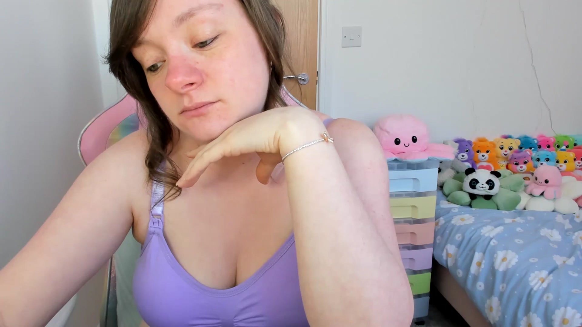 Gallery image thumbnail from JessieBear_'s myfreecams stream on, 04/04/2025, 17:03 image 10 of 20