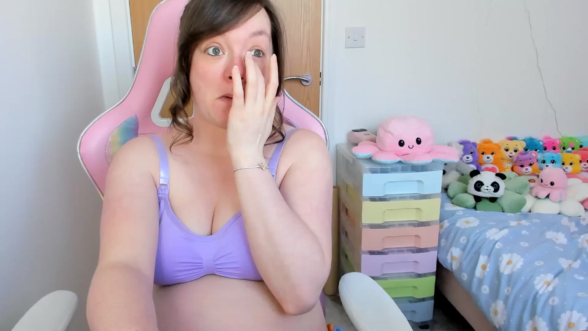 Gallery image thumbnail from JessieBear_'s myfreecams stream on, 04/04/2025, 17:03 image 9 of 20