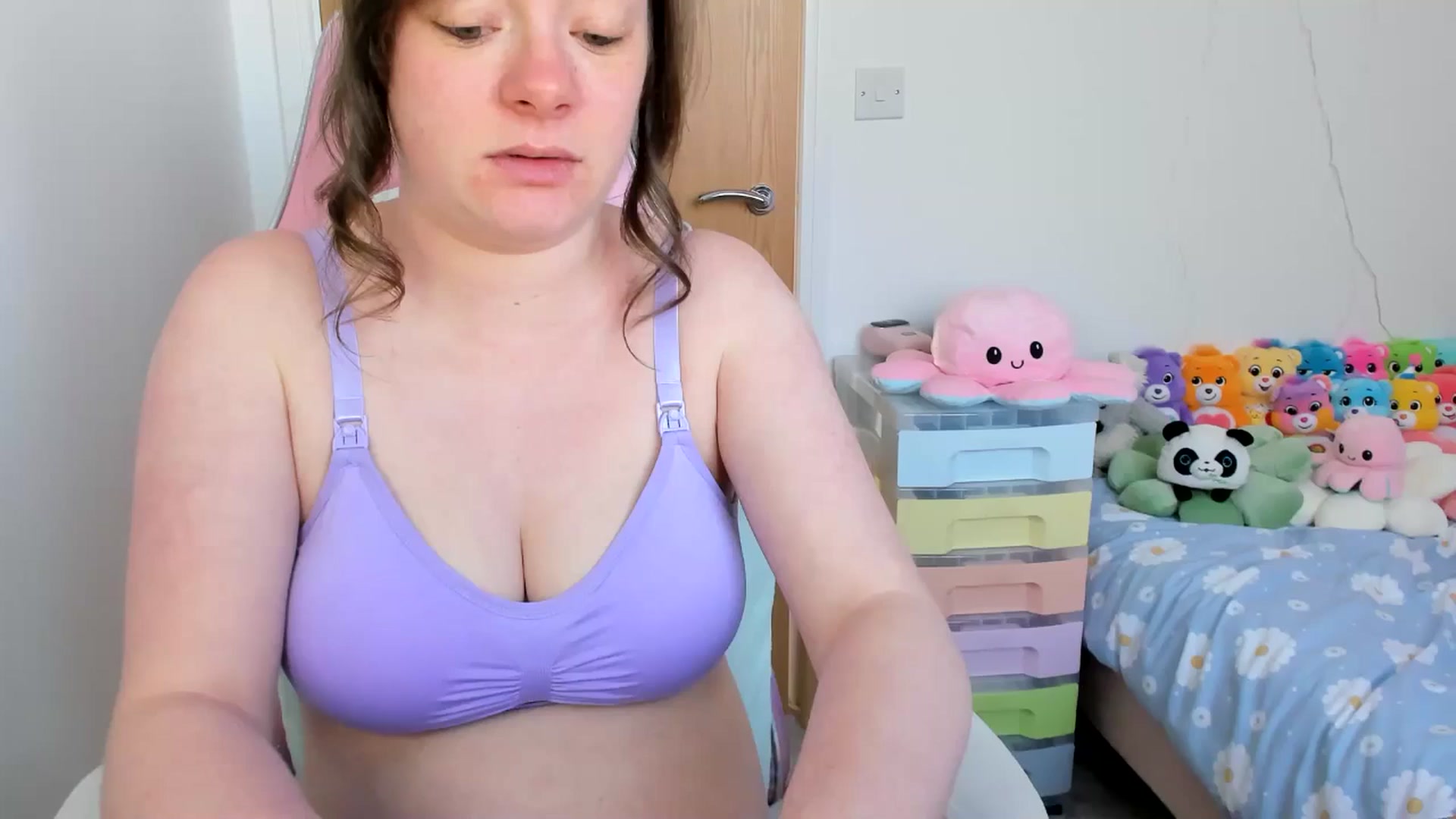 Gallery image thumbnail from JessieBear_'s myfreecams stream on, 04/04/2025, 17:03 image 13 of 20