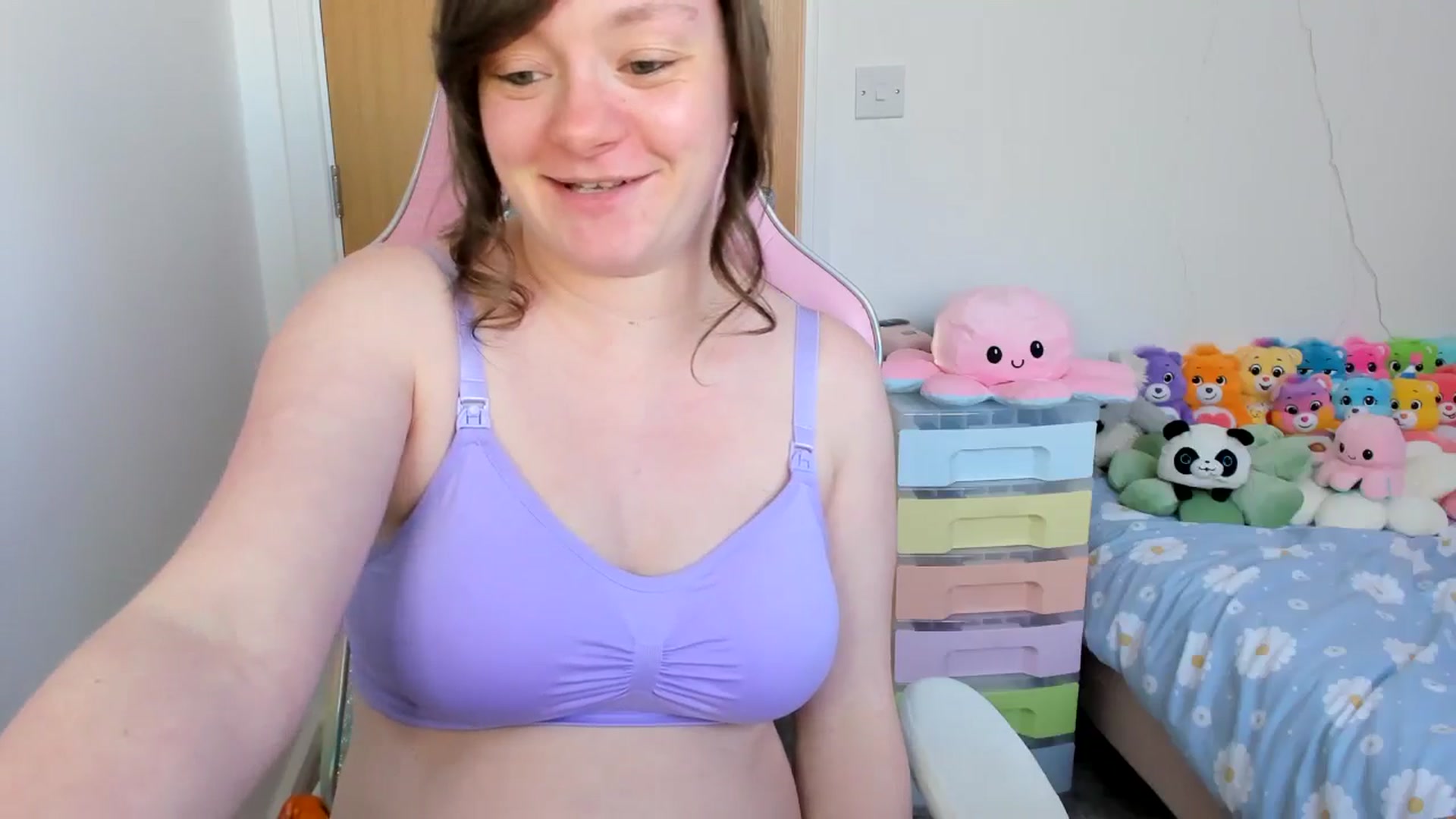 Gallery image thumbnail from JessieBear_'s myfreecams stream on, 04/04/2025, 17:03 image 18 of 20