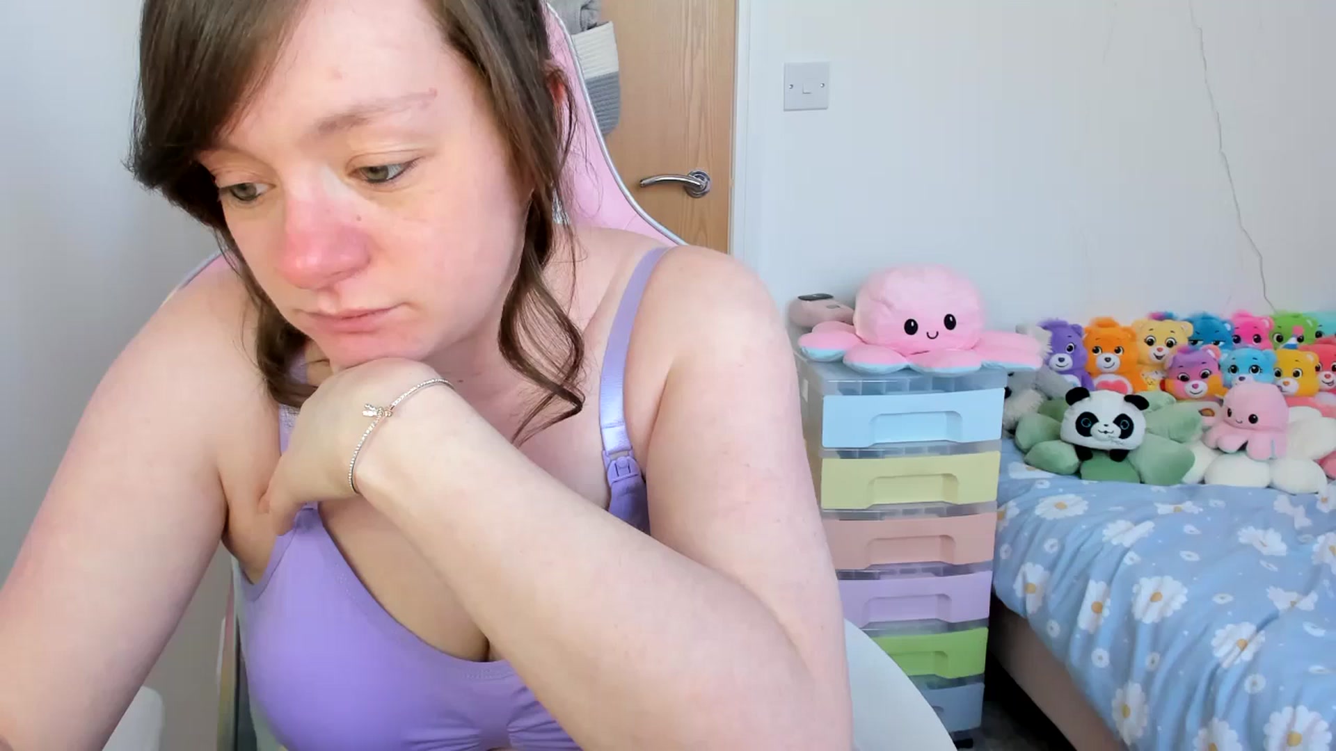 Gallery image thumbnail from JessieBear_'s myfreecams stream on, 04/04/2025, 17:03 image 1 of 20