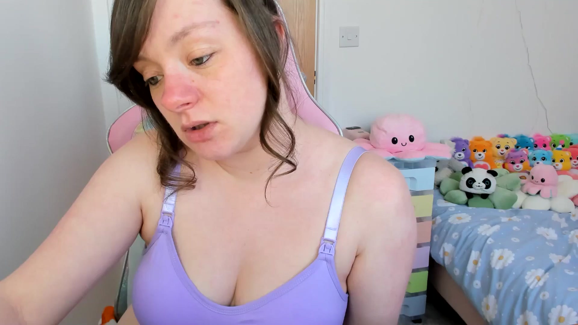 Gallery image thumbnail from JessieBear_'s myfreecams stream on, 04/04/2025, 17:03 image 6 of 20